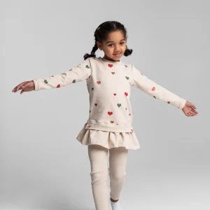 Bluza dresowa serduszka na beżu z falbanką