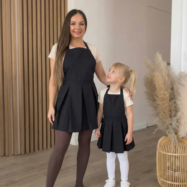 create_a_picture_mom_and_daugt_Nano_Banana_2_83884 create_a_picture_mom_and_daugt_Nano_Banana_2_83884